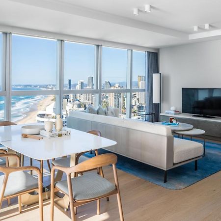 The Langham, Gold Coast And Jewel Residences Екстер'єр фото The living room of a typical apartment