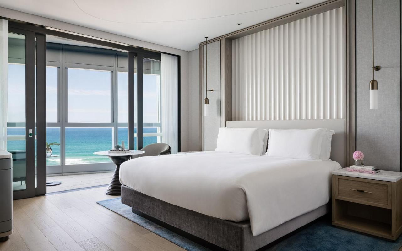 The Langham, Gold Coast And Jewel Residences Екстер'єр фото A bedroom at the hotel