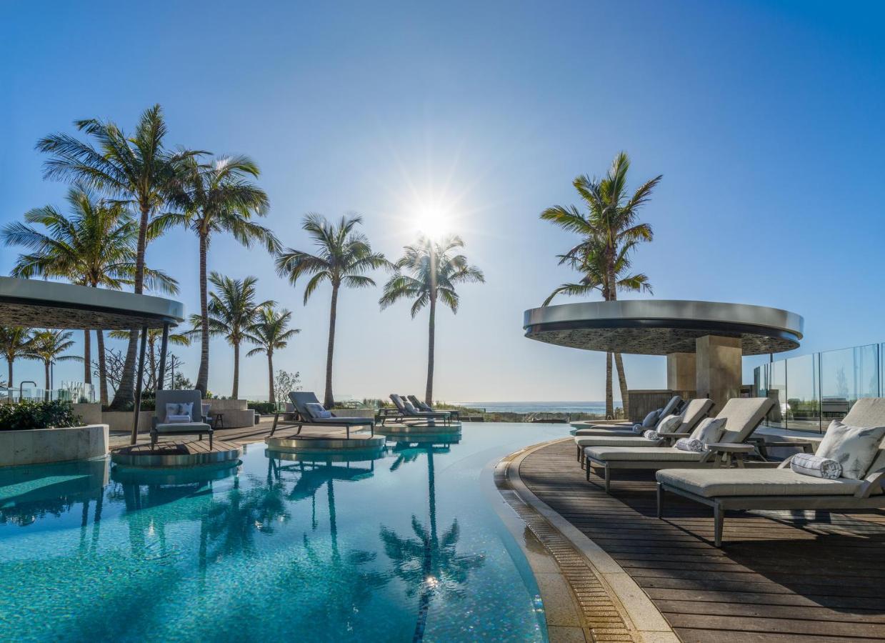 The Langham, Gold Coast And Jewel Residences Екстер'єр фото The pool at the W Hotel