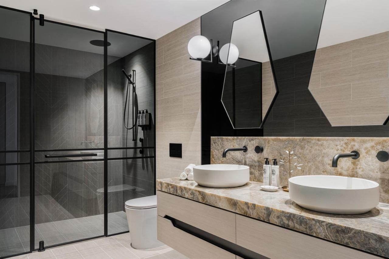 The Langham, Gold Coast And Jewel Residences Екстер'єр фото Bathroom