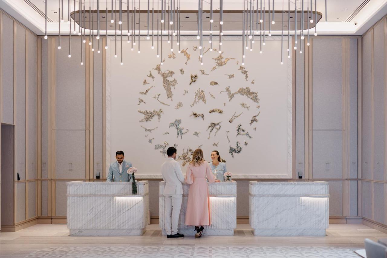 The Langham, Gold Coast And Jewel Residences Екстер'єр фото The lobby of the hotel